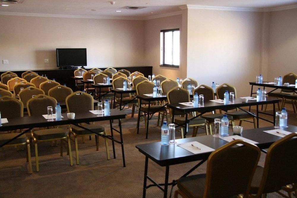 Hampshire Hotel - Ballito Bagian luar foto