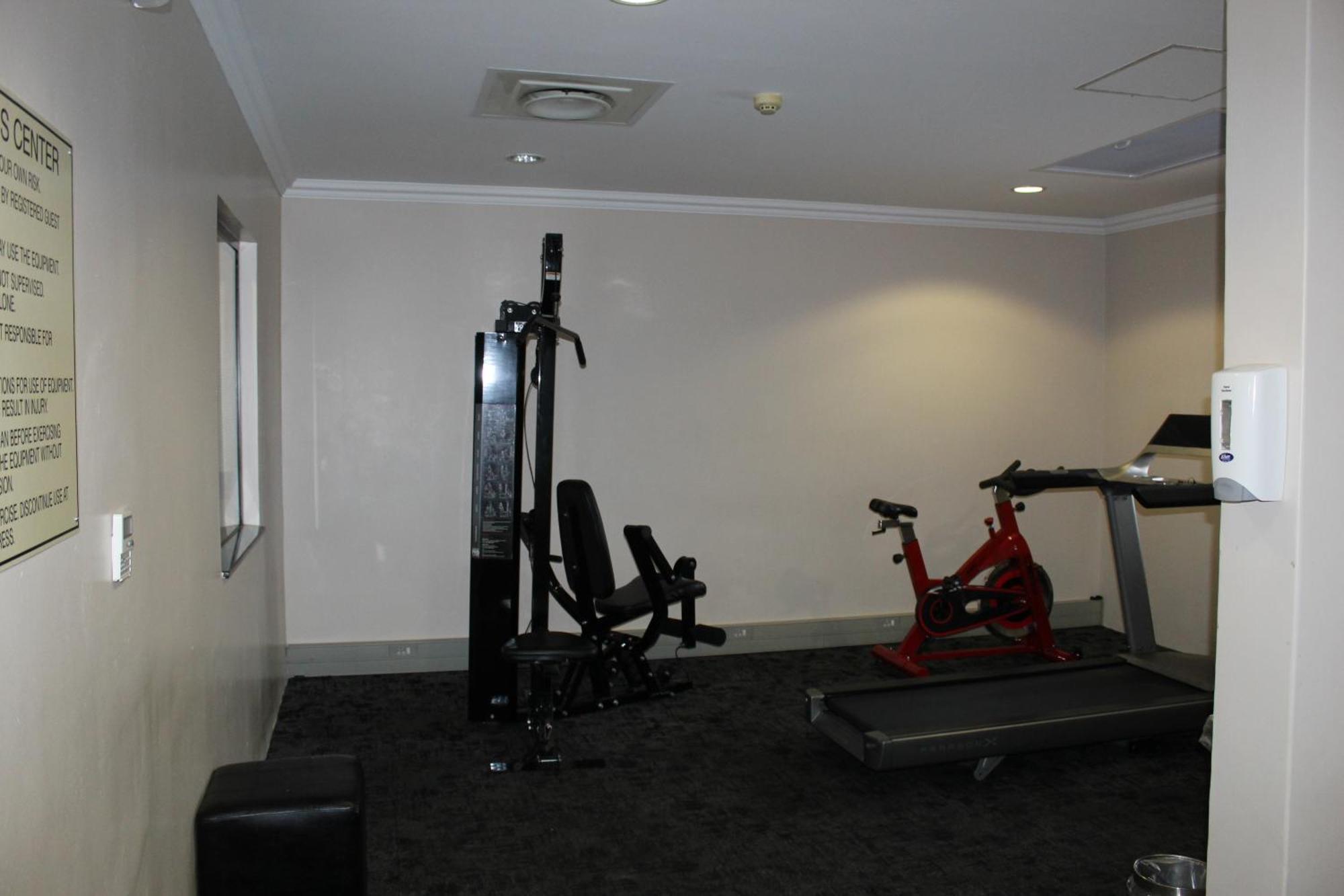 Hampshire Hotel - Ballito Bagian luar foto