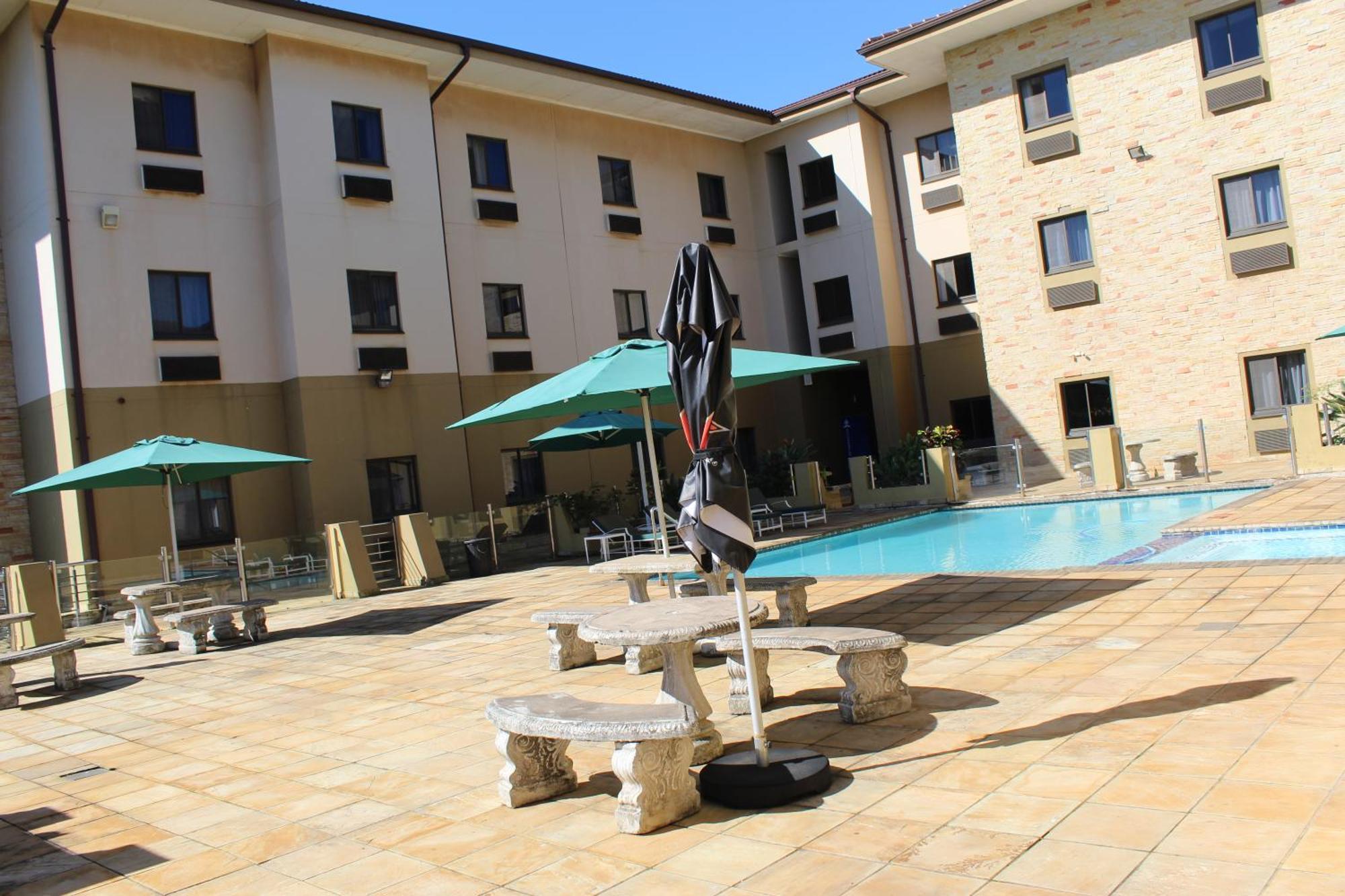 Hampshire Hotel - Ballito Bagian luar foto