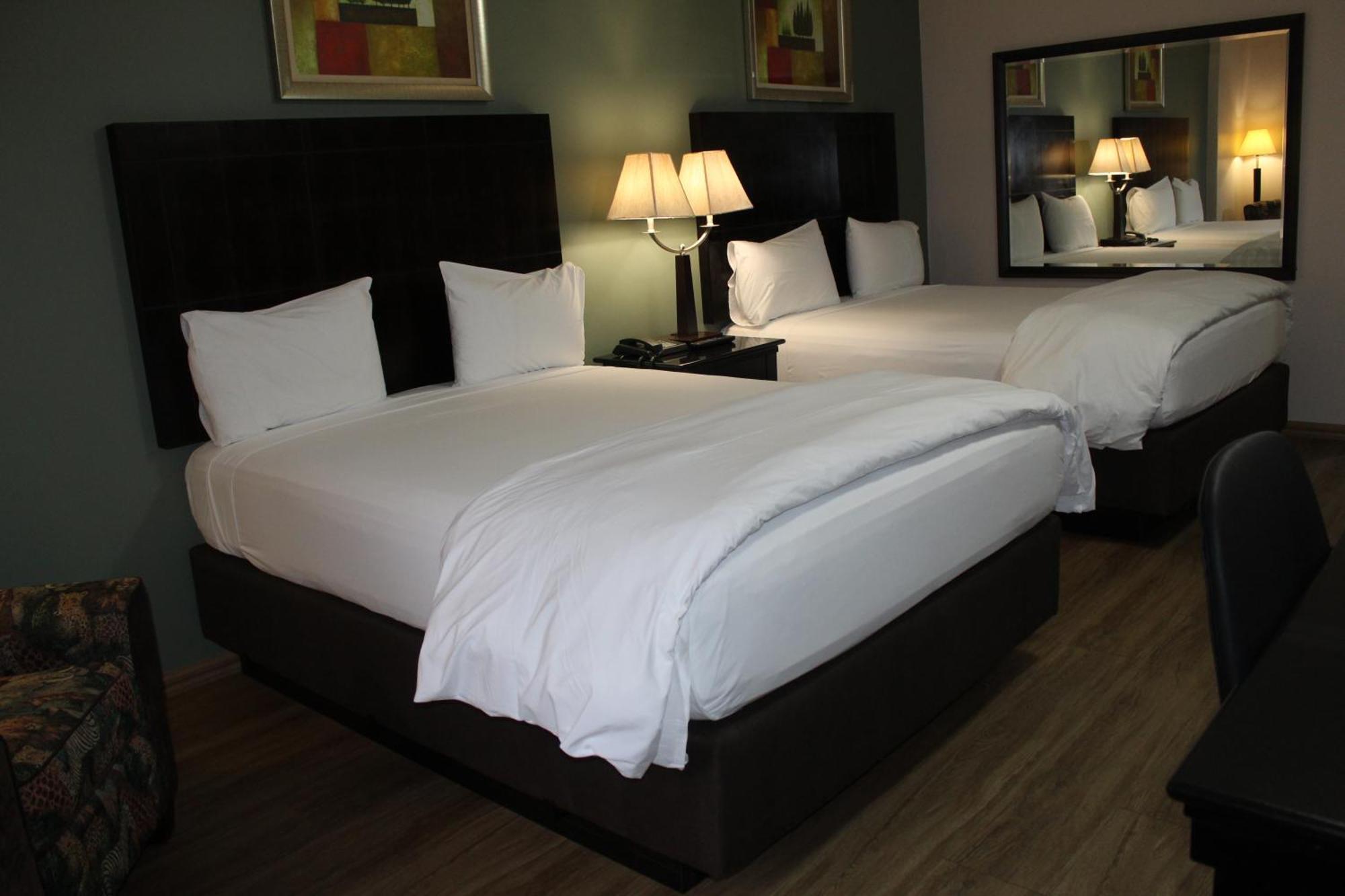 Hampshire Hotel - Ballito Bagian luar foto