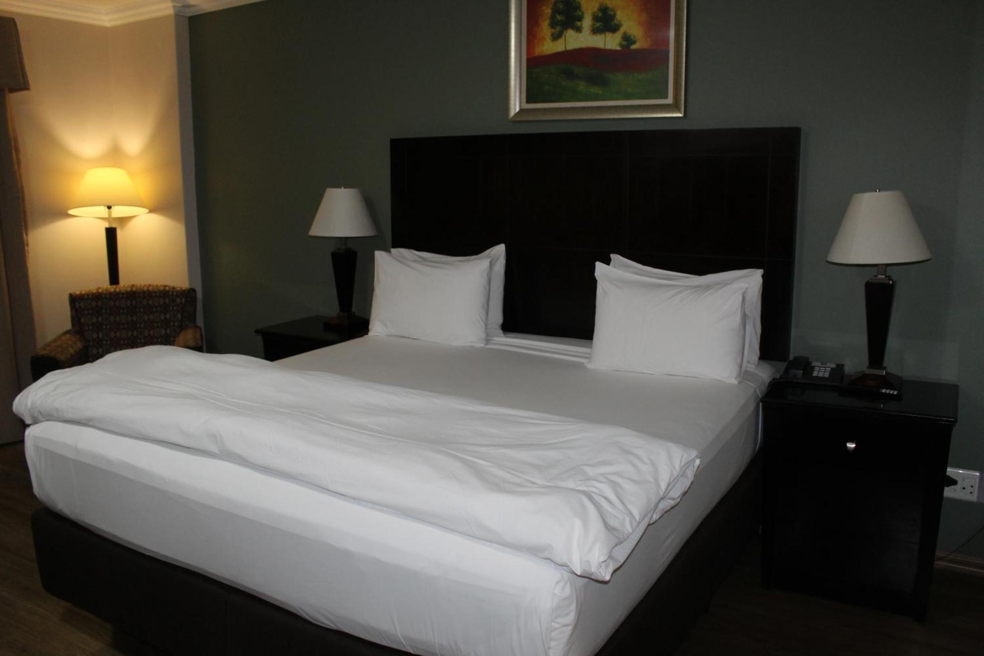 Hampshire Hotel - Ballito Bagian luar foto