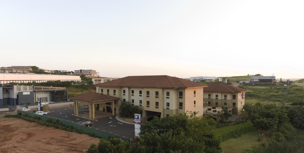 Hampshire Hotel - Ballito Bagian luar foto